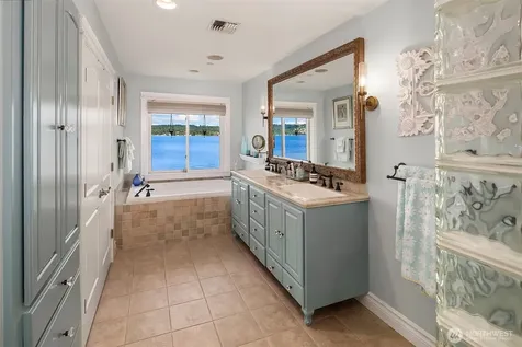 456 W Lake Sammamish Parkway SE Bellevue WA 98008