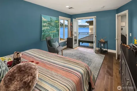 456 W Lake Sammamish Parkway SE Bellevue WA 98008