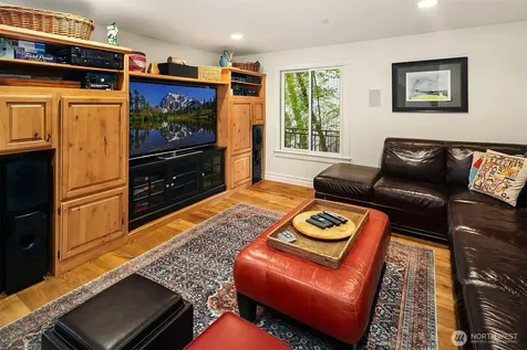 456 W Lake Sammamish Parkway SE Bellevue WA 98008
