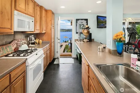 456 W Lake Sammamish Parkway SE Bellevue WA 98008