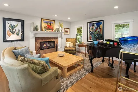 456 W Lake Sammamish Parkway SE Bellevue WA 98008