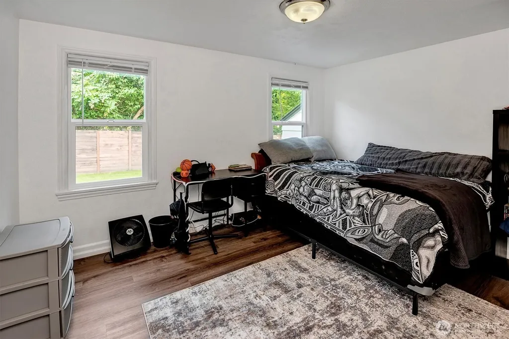 555 Windsor Place NE Renton WA 98056