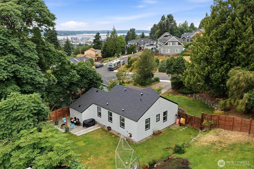 555 Windsor Place NE Renton WA 98056