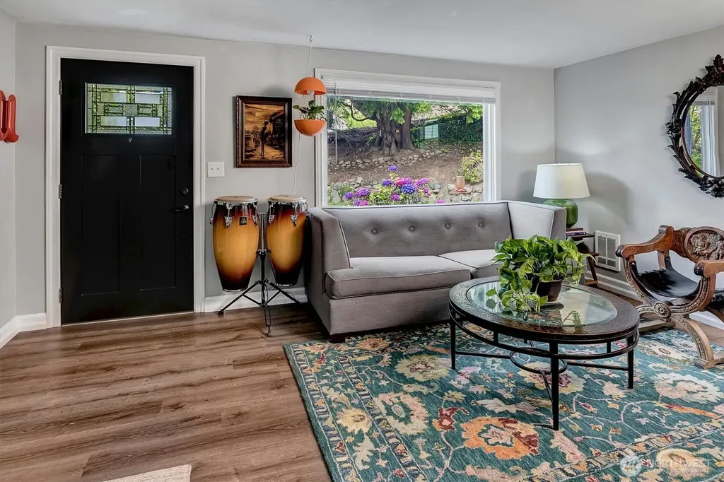 555 Windsor Place NE Renton WA 98056