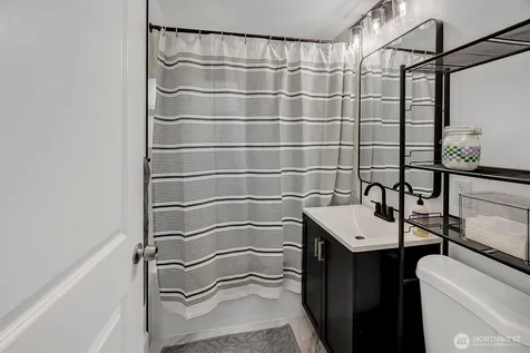555 Windsor Place NE Renton WA 98056