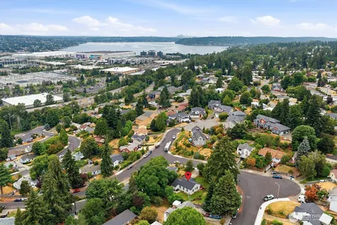 555 Windsor Place NE Renton WA 98056