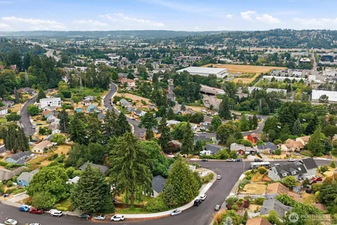 555 Windsor Place NE Renton WA 98056