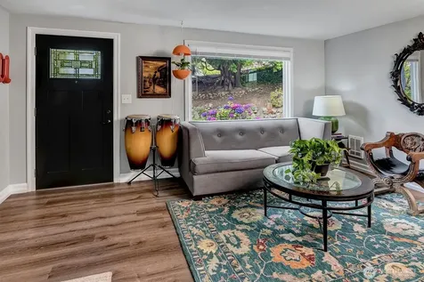 555 Windsor Place NE Renton WA 98056