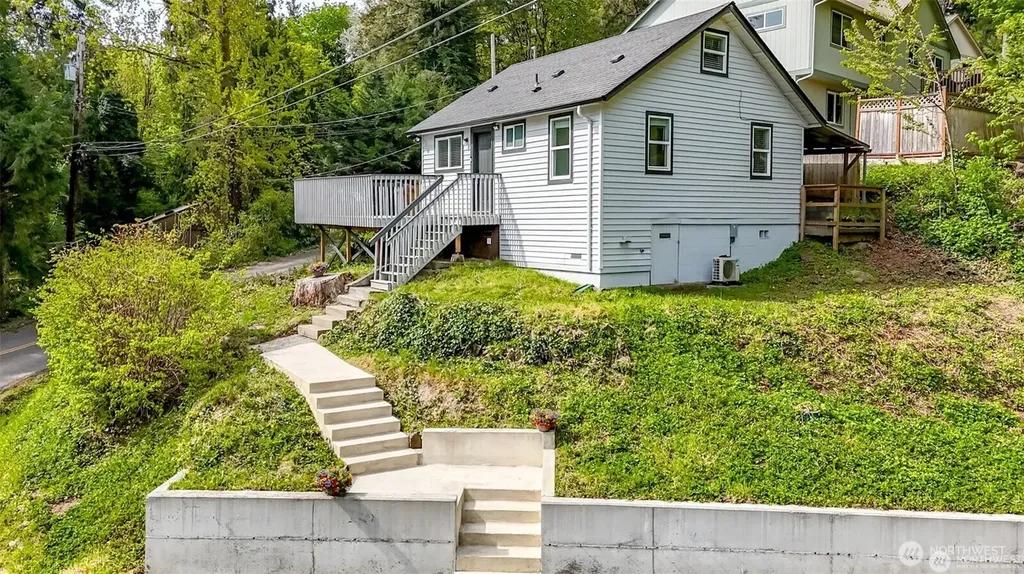 1408 Price Road Bremerton WA 98312