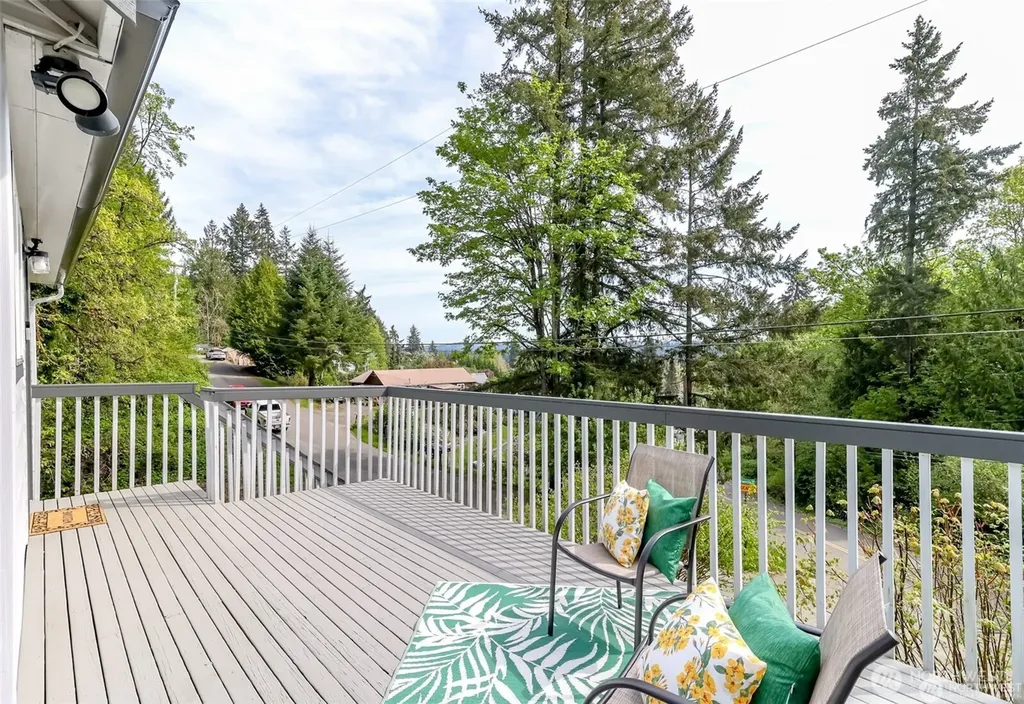 1408 Price Road Bremerton WA 98312