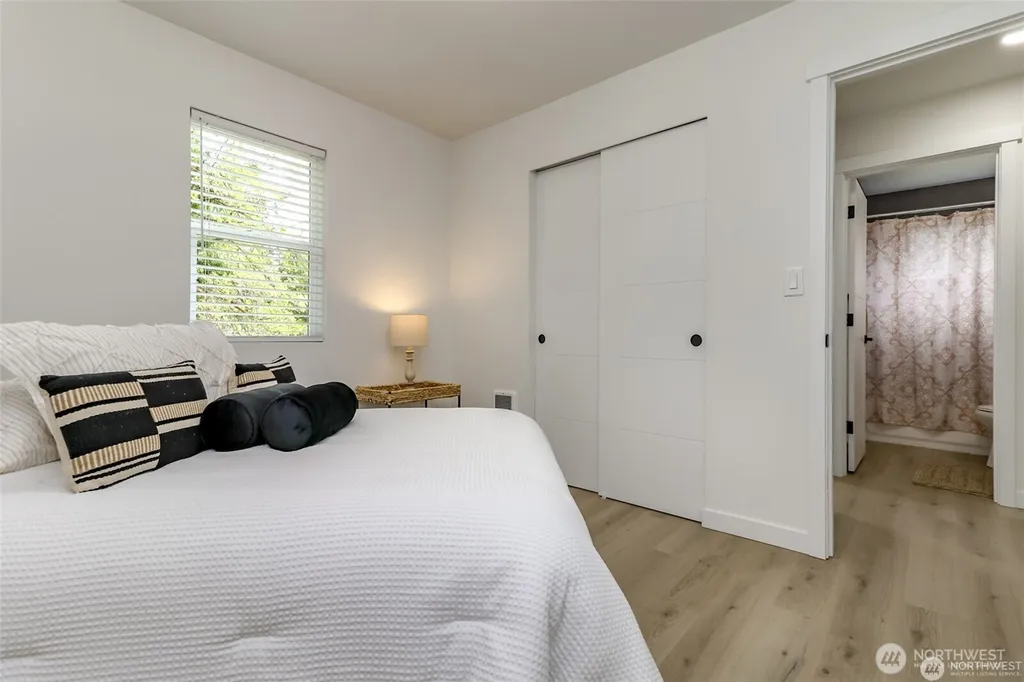 1408 Price Road Bremerton WA 98312