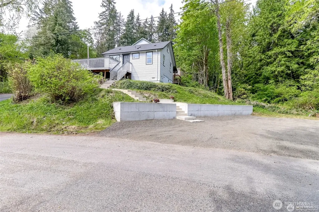 1408 Price Road Bremerton WA 98312