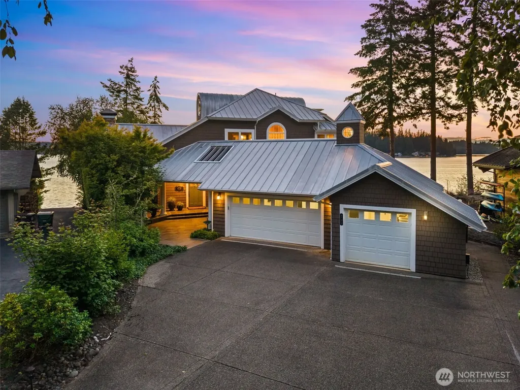 4725 Bayshore Lane NW Olympia WA 98502