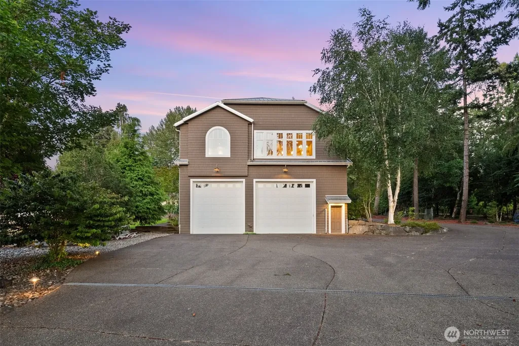 4725 Bayshore Lane NW Olympia WA 98502