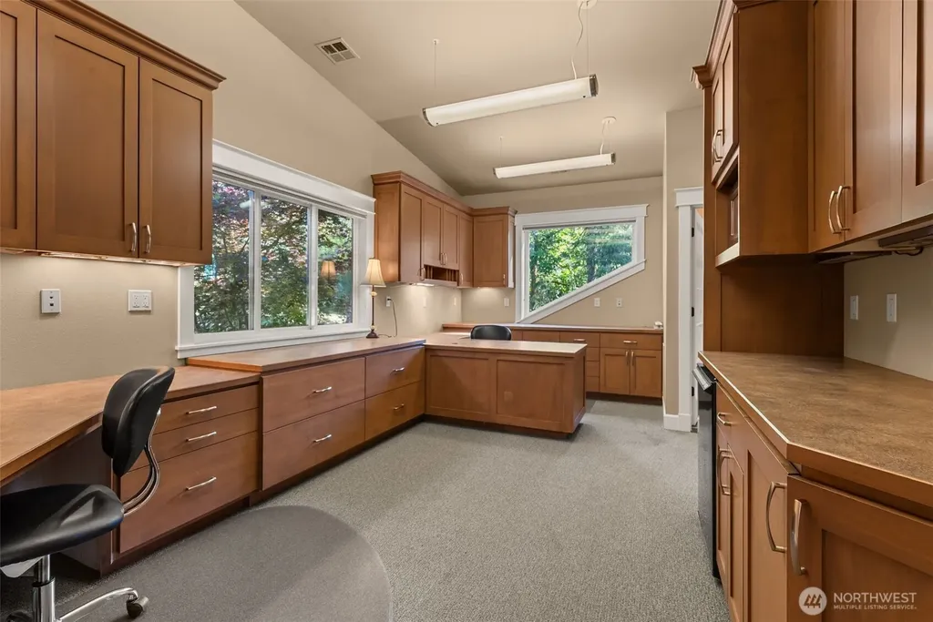 4725 Bayshore Lane NW Olympia WA 98502