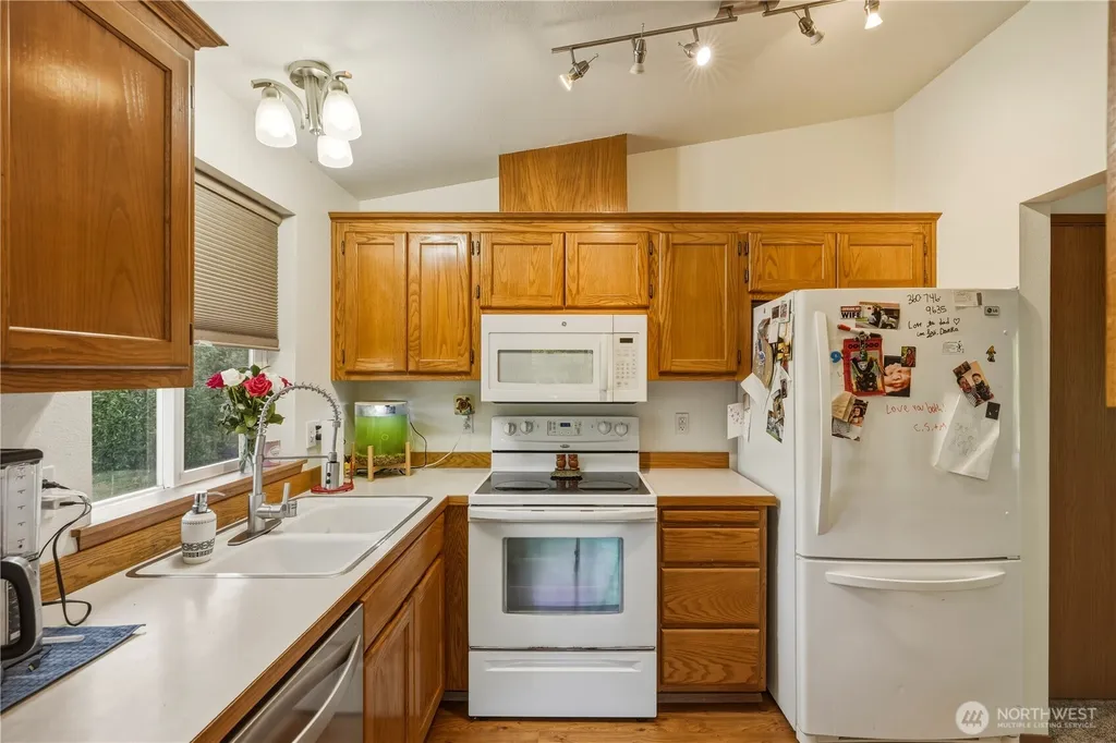 1486 Pilchuck Drive Camano Island WA 98282