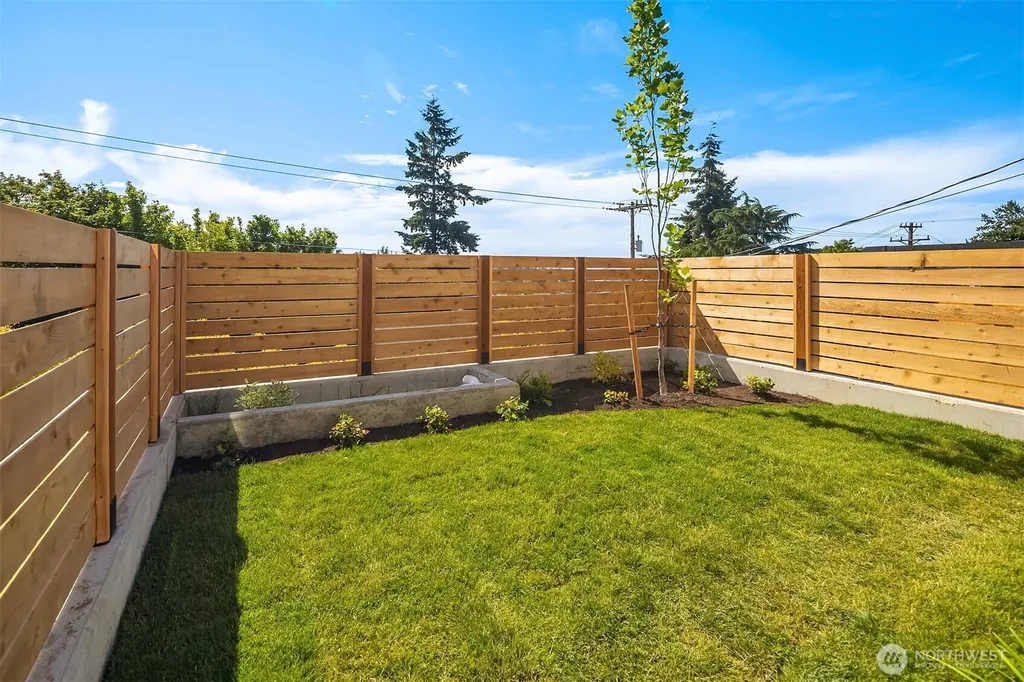 3444 13th Avenue W Seattle WA 98119