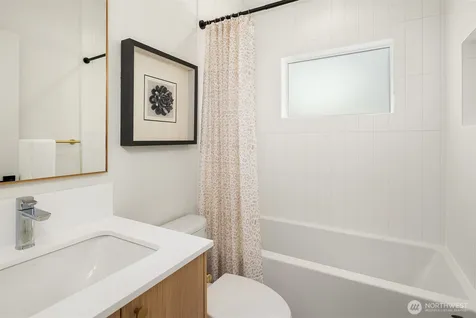 3444 13th Avenue W Seattle WA 98119