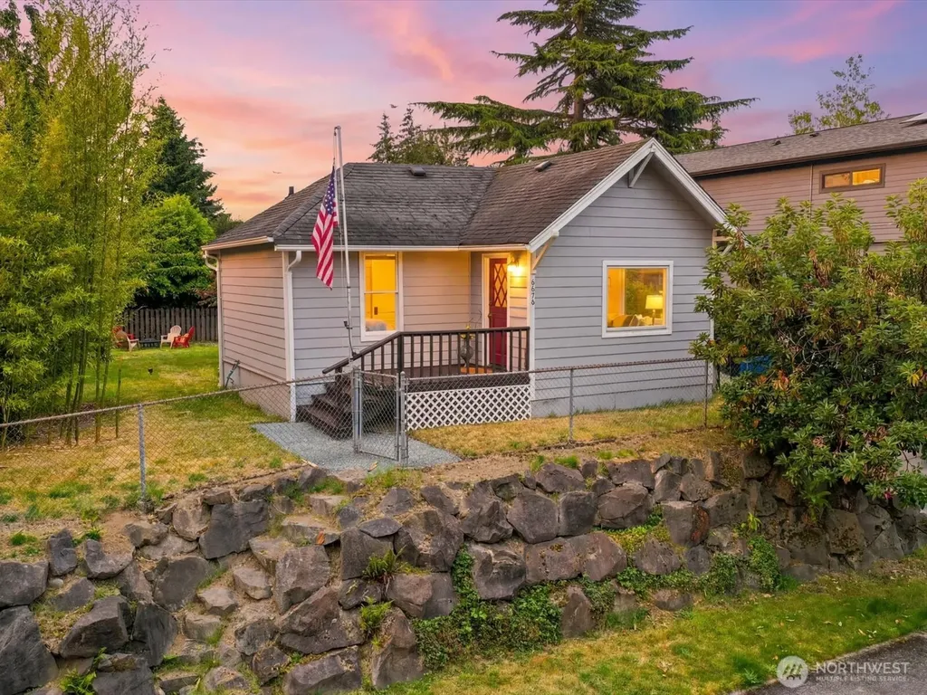 8848 13th Avenue SW Seattle WA 98106