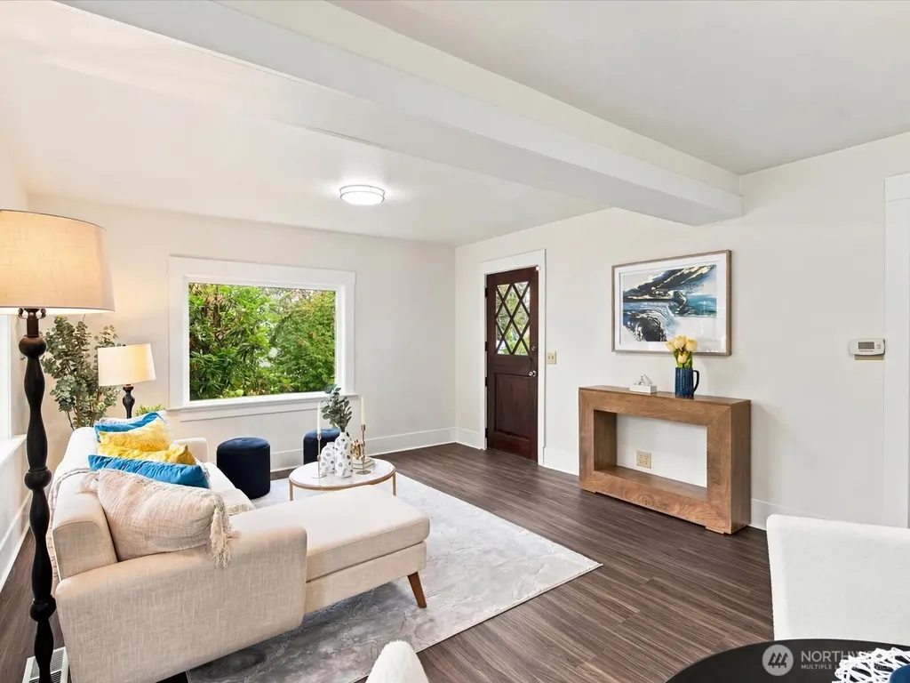 8848 13th Avenue SW Seattle WA 98106