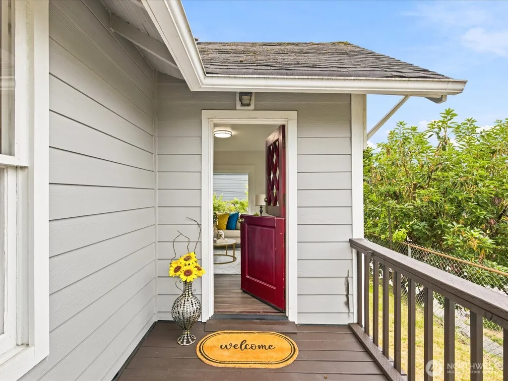 8848 13th Avenue SW Seattle WA 98106