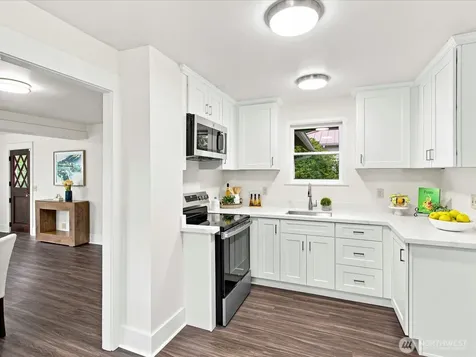 8848 13th Avenue SW Seattle WA 98106