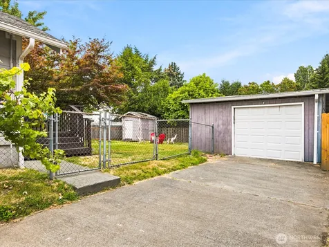8848 13th Avenue SW Seattle WA 98106