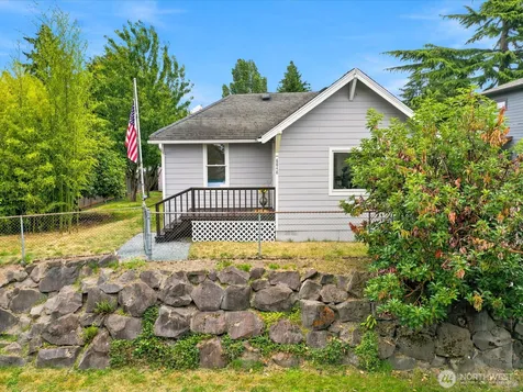 8848 13th Avenue SW Seattle WA 98106