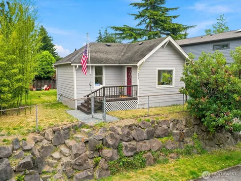 8848 13th Avenue SW Seattle WA 98106