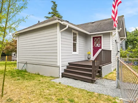 8848 13th Avenue SW Seattle WA 98106