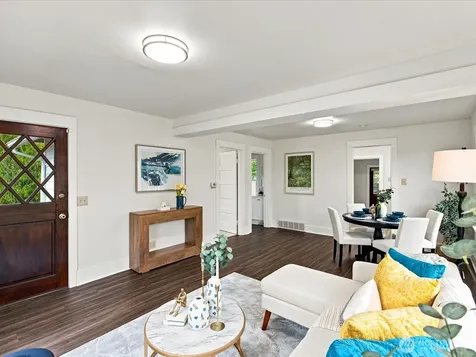 8848 13th Avenue SW Seattle WA 98106