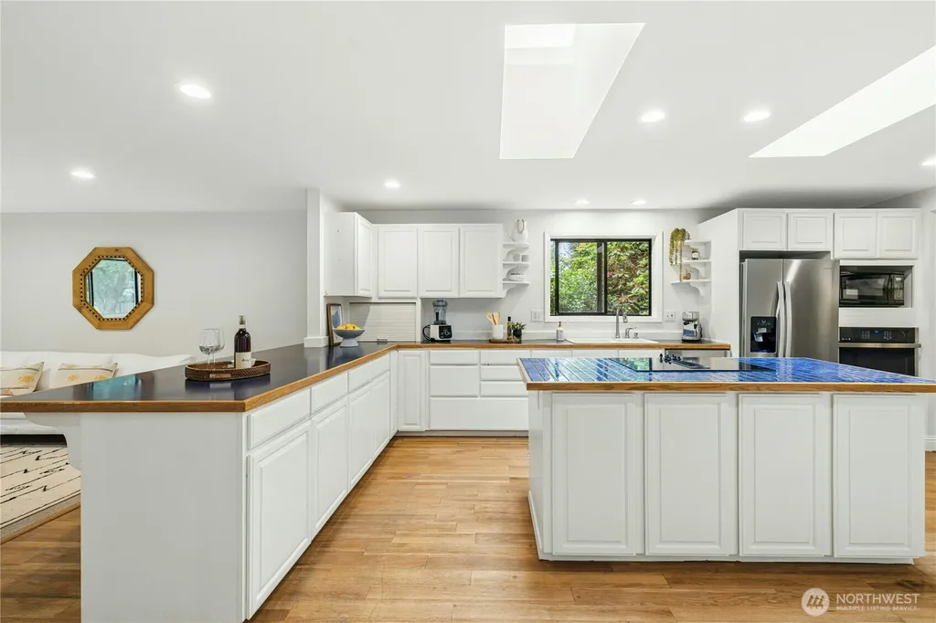 10796 Manitou Beach Drive NE Bainbridge Island WA 98110