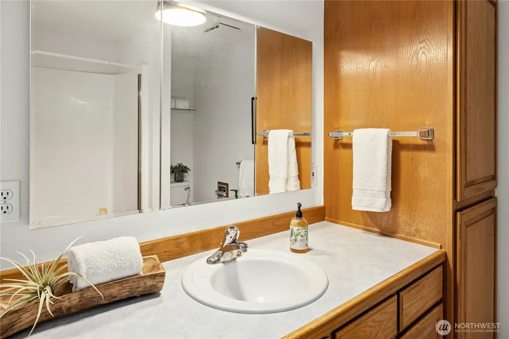 10796 Manitou Beach Drive NE Bainbridge Island WA 98110