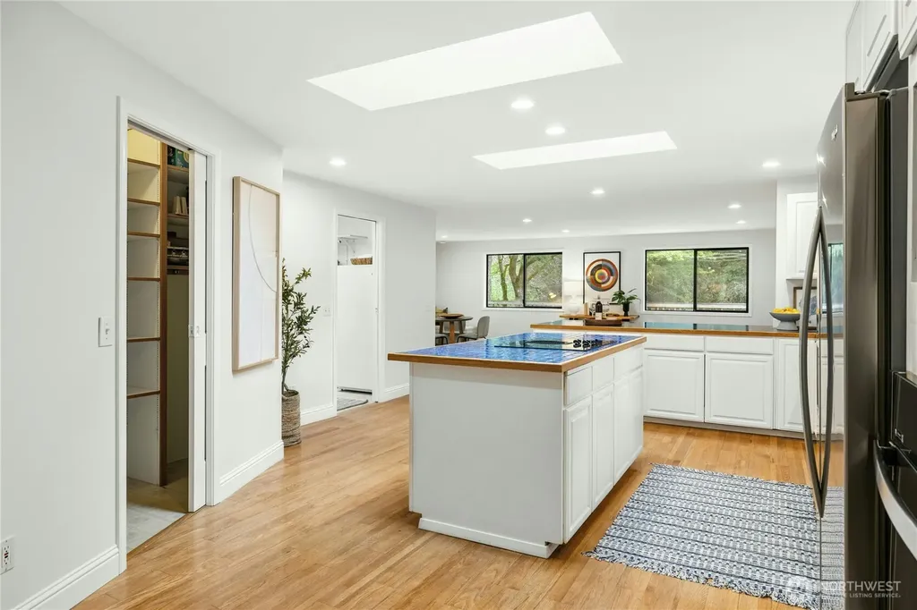 10796 Manitou Beach Drive NE Bainbridge Island WA 98110