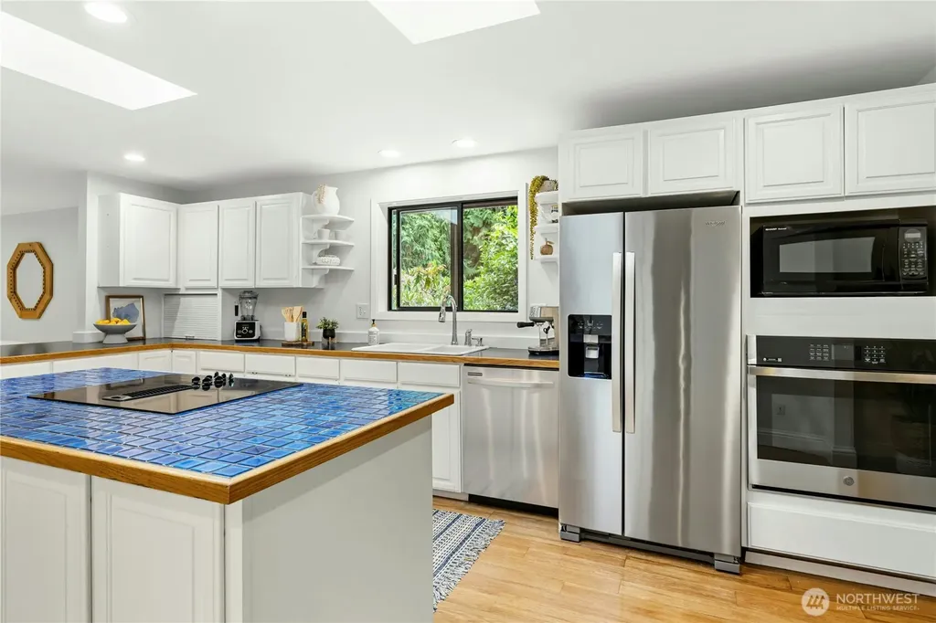 10796 Manitou Beach Drive NE Bainbridge Island WA 98110