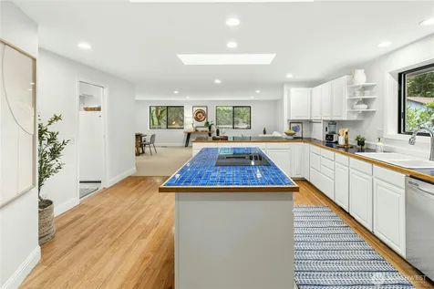 10796 Manitou Beach Drive NE Bainbridge Island WA 98110