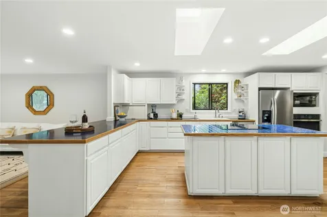 10796 Manitou Beach Drive NE Bainbridge Island WA 98110