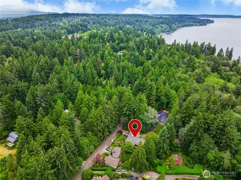 10796 Manitou Beach Drive NE Bainbridge Island WA 98110