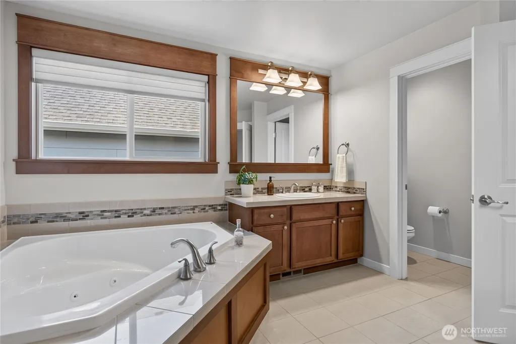21056 SE 6th Place Sammamish WA 98074