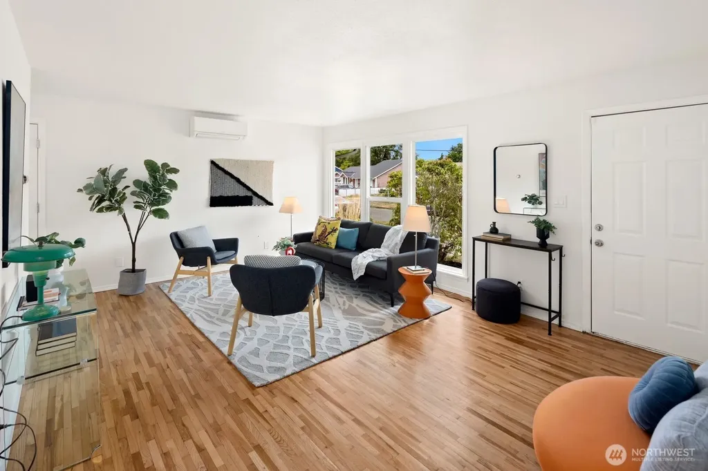 9261 31st Avenue SW Seattle WA 98126