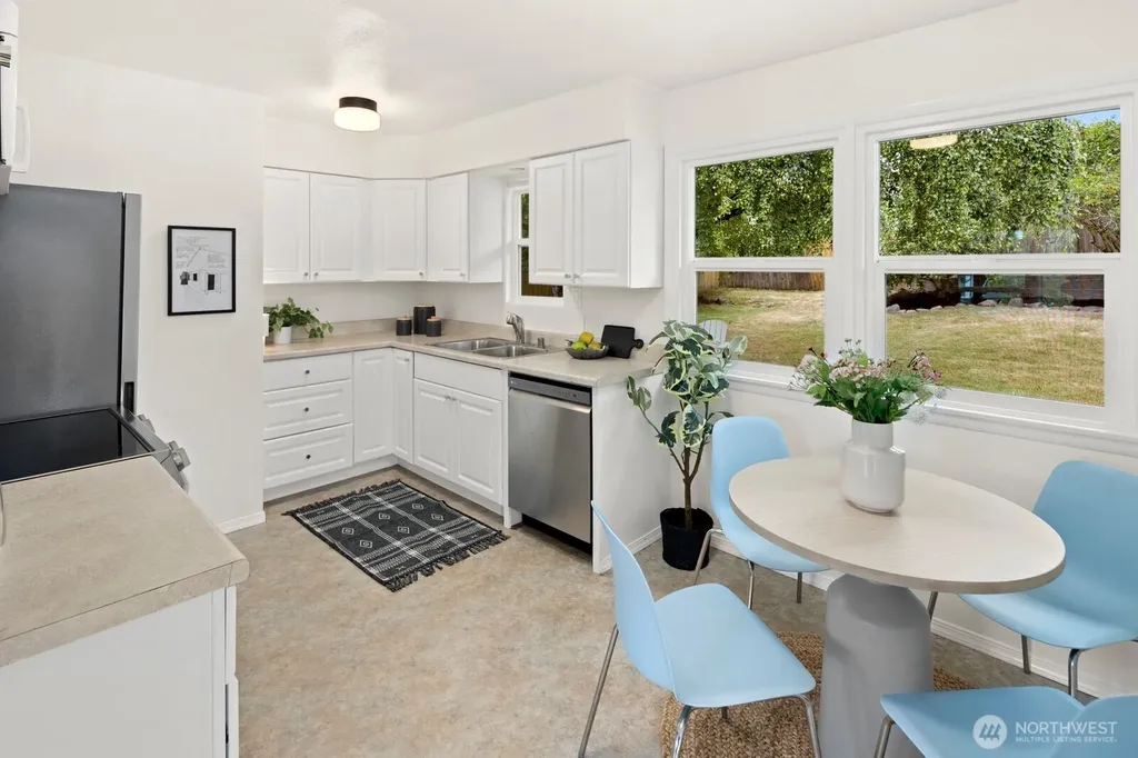 9261 31st Avenue SW Seattle WA 98126