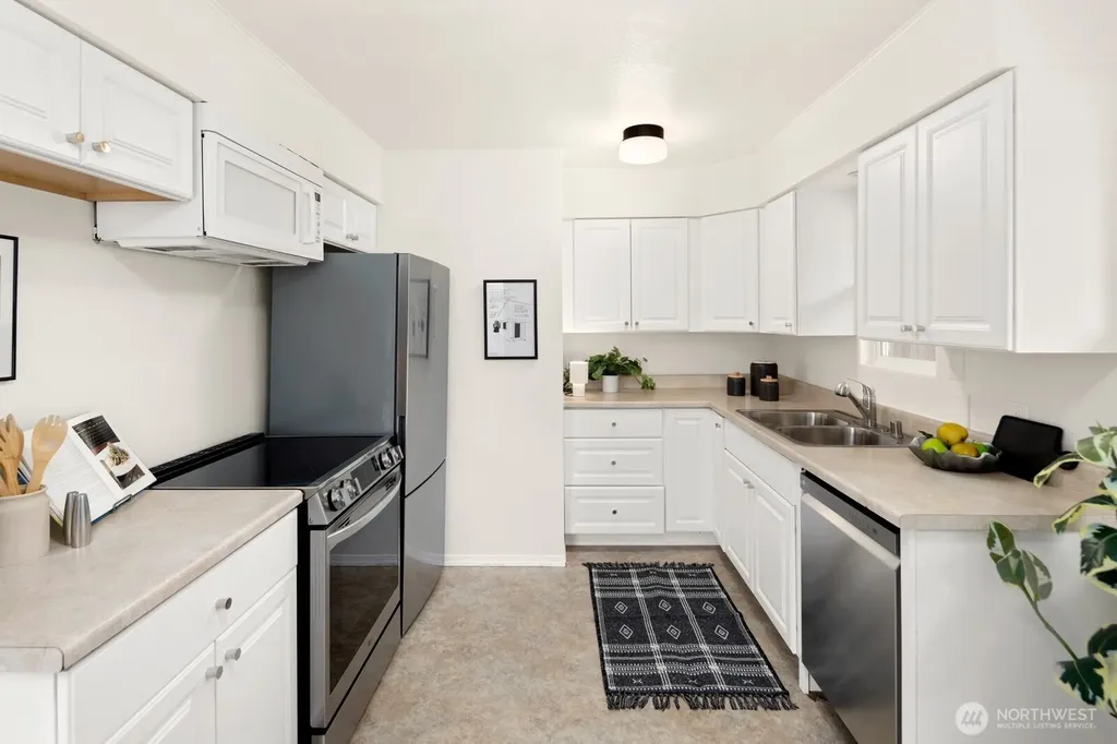 9261 31st Avenue SW Seattle WA 98126
