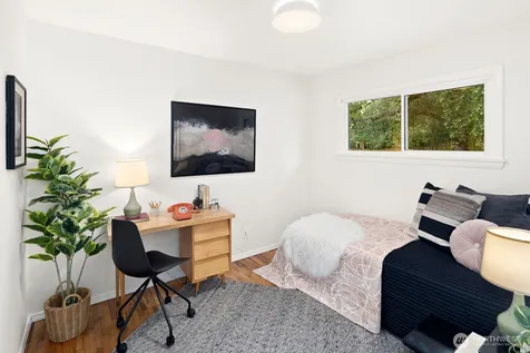 9261 31st Avenue SW Seattle WA 98126