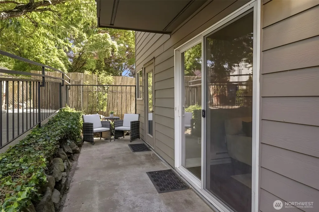 4831 Fauntleroy Way SW Seattle WA 98116