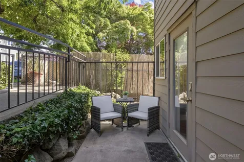 4831 Fauntleroy Way SW Seattle WA 98116