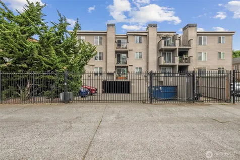 4831 Fauntleroy Way SW Seattle WA 98116