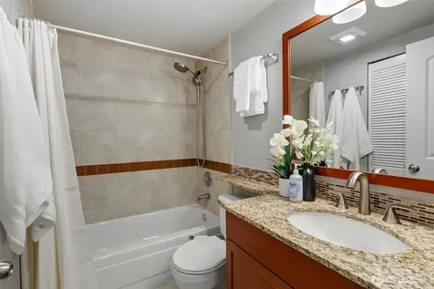 4831 Fauntleroy Way SW Seattle WA 98116
