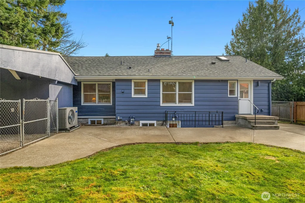 10723 Densmore Avenue N Seattle WA 98133