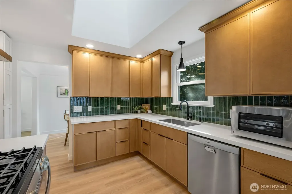 10723 Densmore Avenue N Seattle WA 98133
