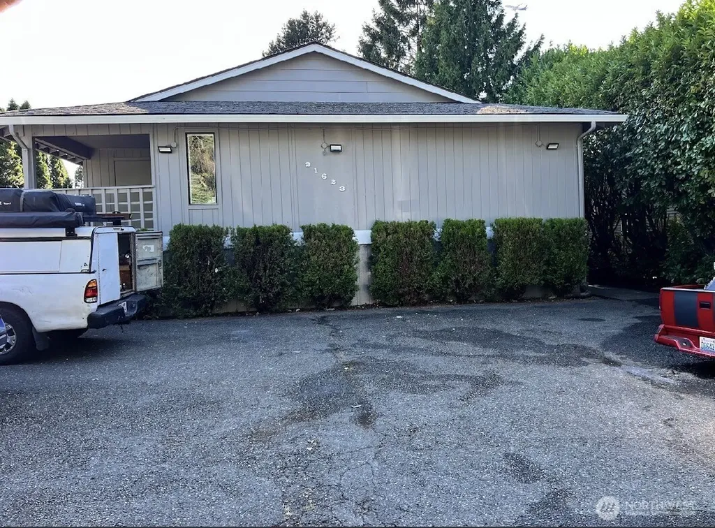 21623 30th Avenue S Des Moines WA 98198